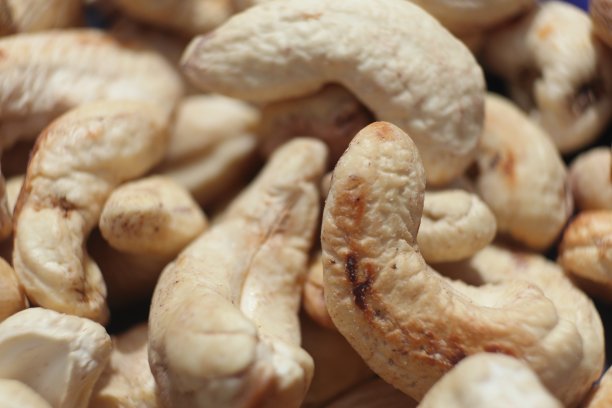 美味的腰果加盐图片下载