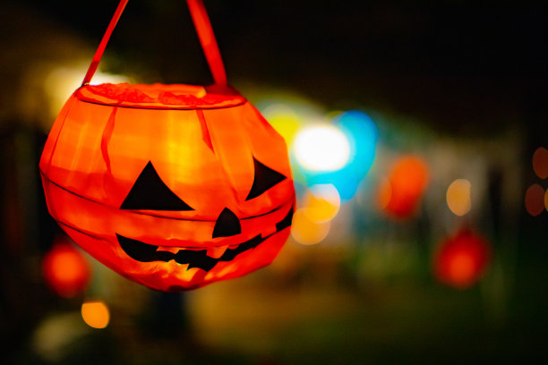 发光的万圣节灯笼与复制空间图片下载