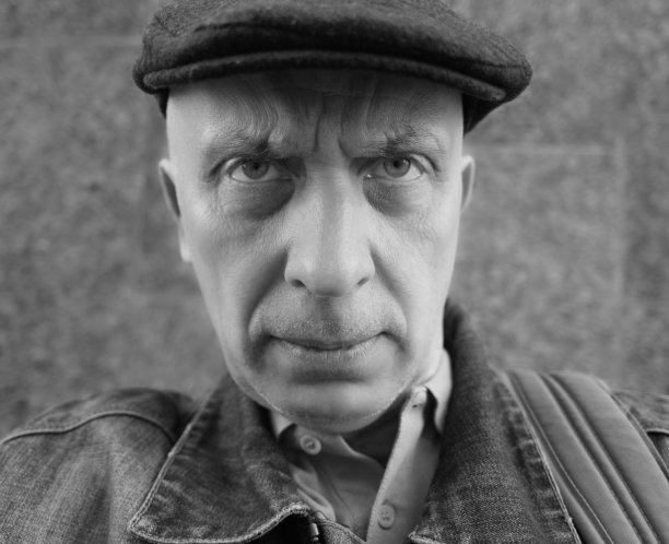 情绪困扰的人图片下载