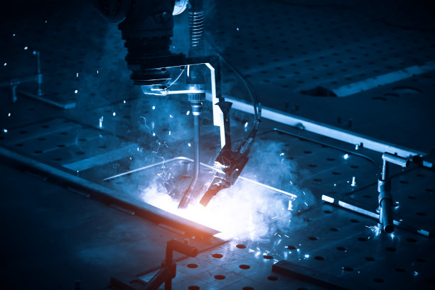 自动焊接机器人在金属焊接中的应用图片下载