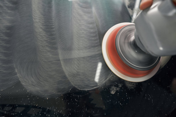 汽车修理厂的汽车抛光照片图片下载