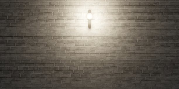 砖墙和灯笼的光在一个空白的水泥墙的表面旧地板的三维插图图片下载