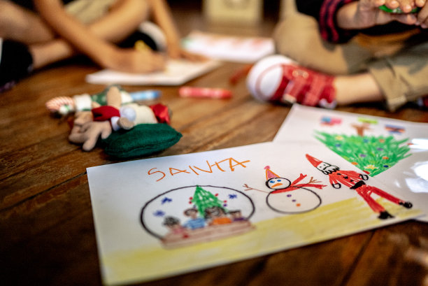 关于圣诞节的蜡笔画图片下载