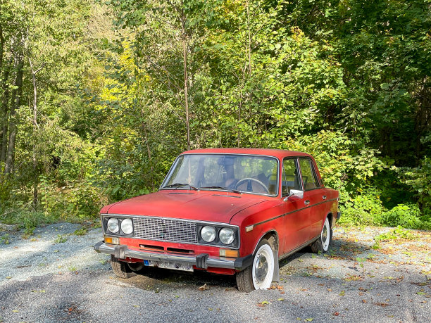 经典的俄罗斯老爷车图片下载
