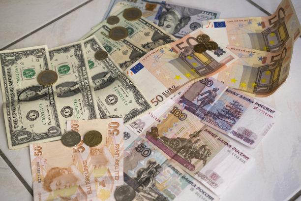 纸币和硬币很多图片下载