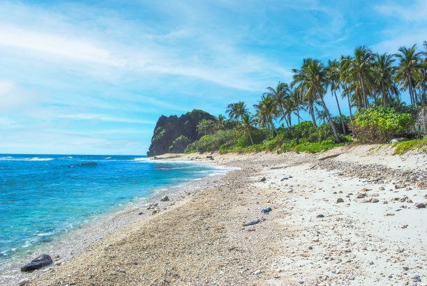 在越南广义市的Lyson或Lyson岛，岩石和海滩的美丽风景图片下载