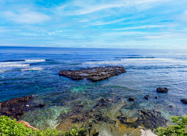 在越南广义市的Lyson或Lyson岛，岩石和海滩的美丽风景图片下载