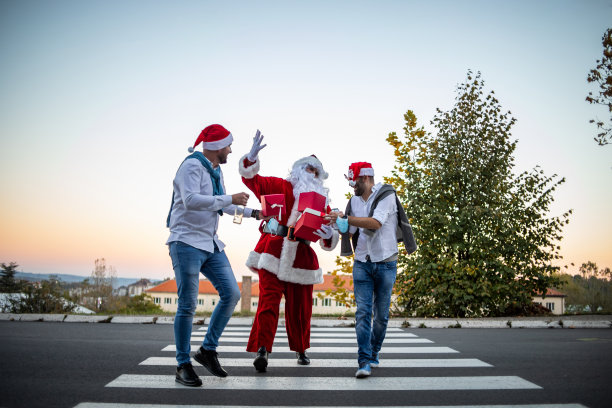 圣诞老人的欢乐派对图片下载