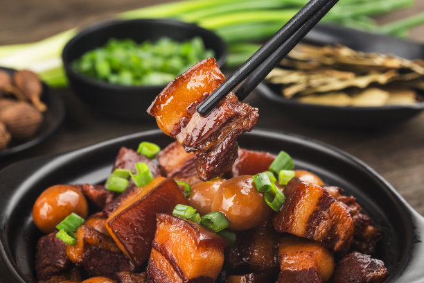 鹌鹑蛋炖五花肉(中国菜)图片下载