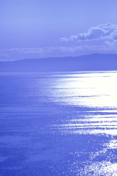 辽阔海洋上的景观图片下载