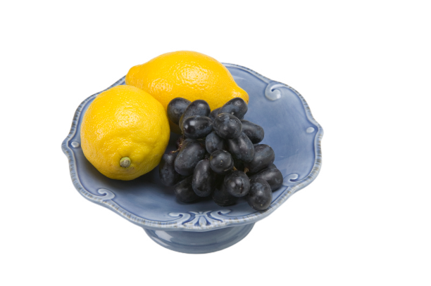 盘子里的柠檬和葡萄图片下载