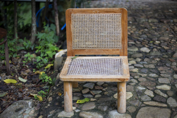 公园里的木椅图片下载