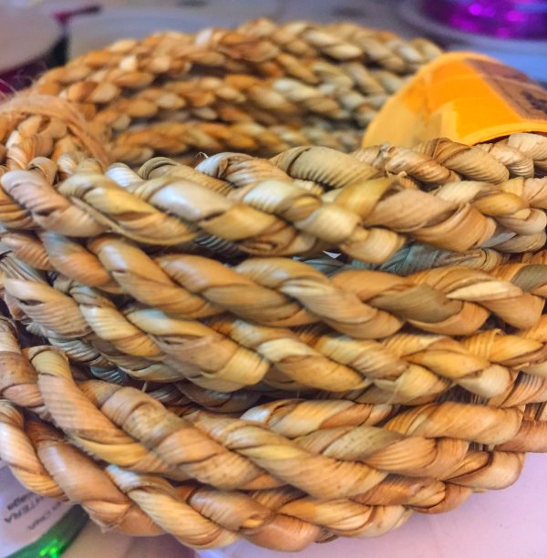 用干植物制成的绳子。图片下载