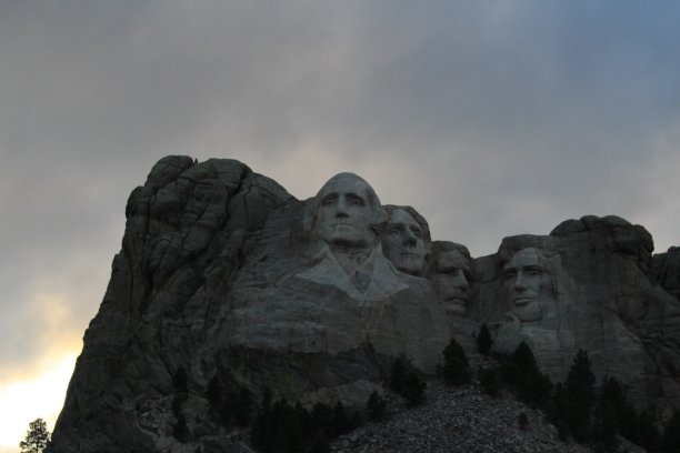 太拉石茂山图片下载