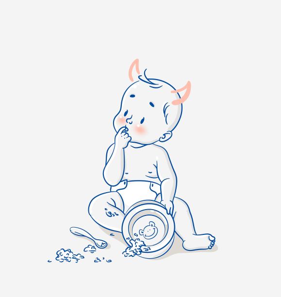 可爱的小男孩坐在地板上弄乱他的食物。图片下载