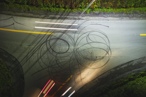 相交之下图片下载