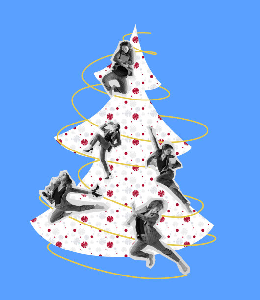 年轻的商业妇女装饰一棵创造性的圣诞树孤立在蓝色的背景。假期，冬天，愿望，新年和圣诞节2022概念。图片下载