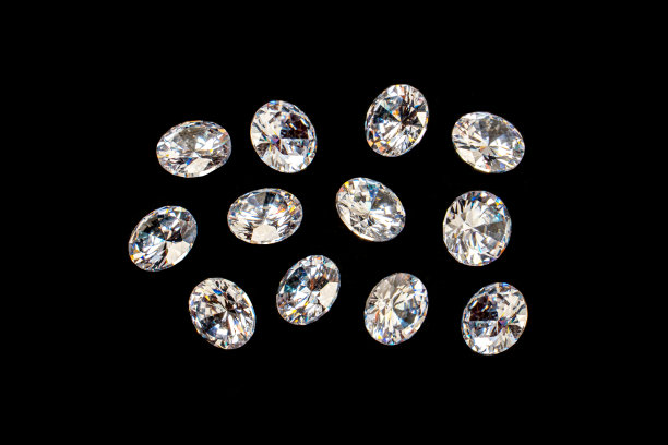 美丽的天然白钻，适合黄金首饰图片下载