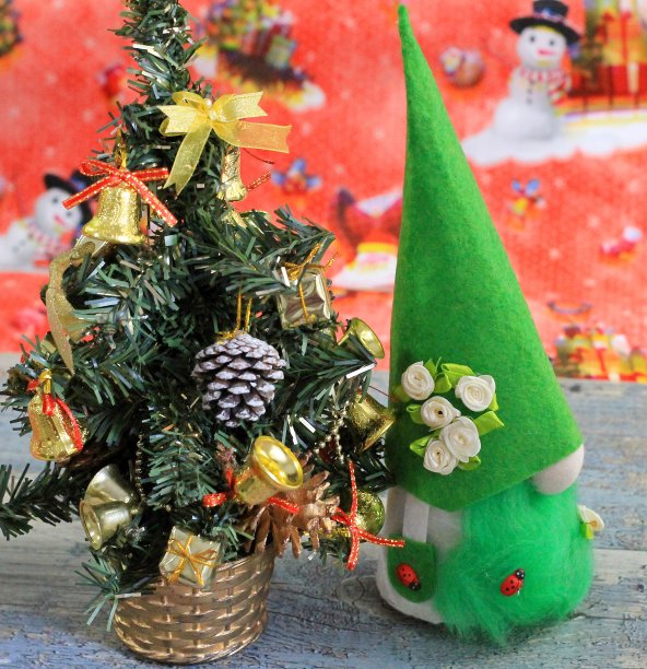 手工毛毡斯堪的纳维亚圣诞小精灵图片下载