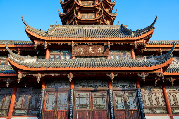 中国四川省成都市公园里的一座塔图片下载