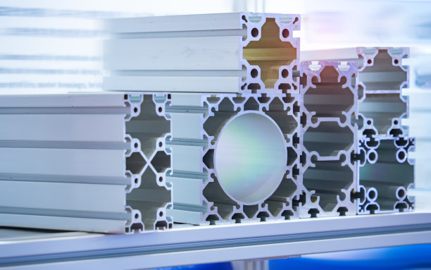 用于制造和制造的挤压铝或铝通道的截面图片下载