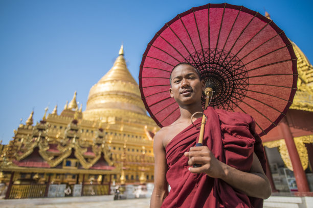 新手带伞的肖像图片下载