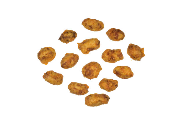 涂层花生孤立在白色背景与修剪路径，南金图片下载