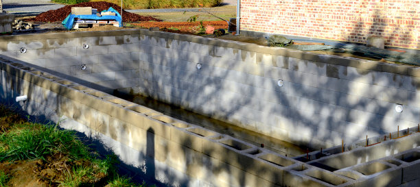 建游泳池图片下载