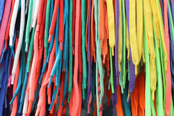 图案多色彩鲜艳的鞋带图片下载