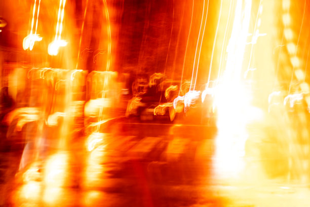 抽象的夜间离焦冻结光效果图片下载