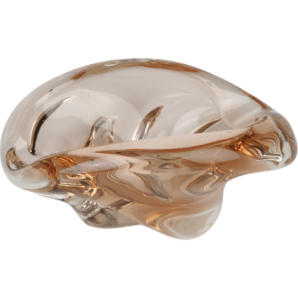 一个透明烟灰缸图片下载