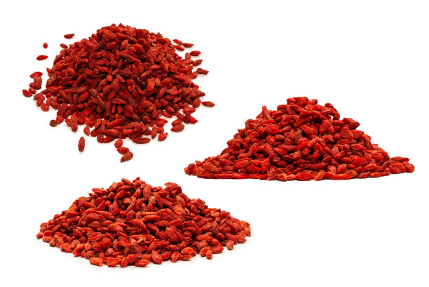 红色浆果枸杞孤立在白色的背景。图片下载