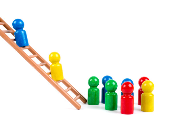 游戏角色概念-人物爬梯子图片下载