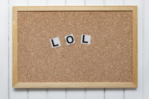 大声笑图片下载