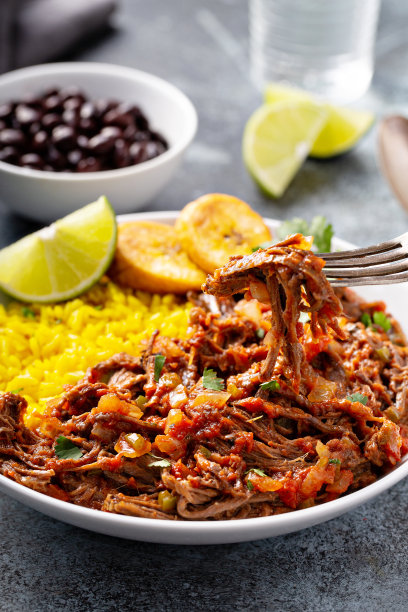 Ropa vieja，牛腩牛排配米饭图片下载