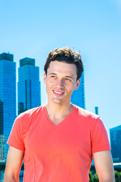 纽约年轻人的户外肖像图片下载