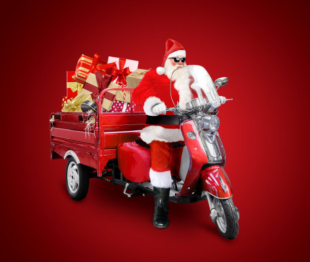 送圣诞或新年礼物的圣诞老人图片下载