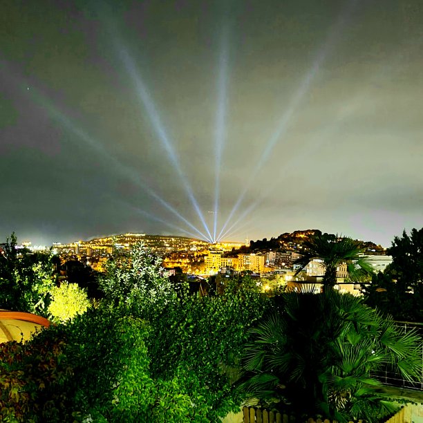 巴塞罗那在晚上图片下载