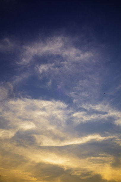 色彩斑斓的天空是完美的壁纸图片下载