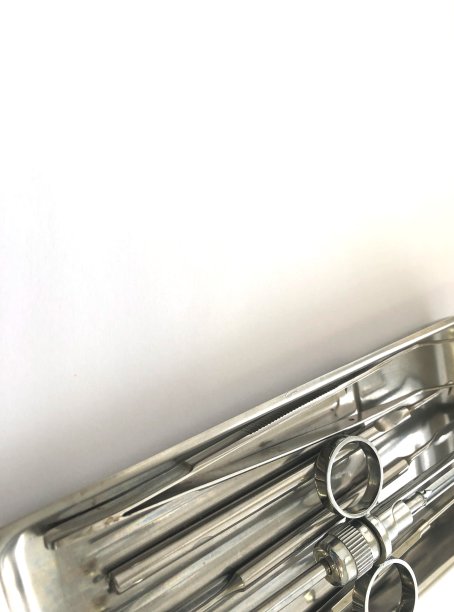 牙科工具-白色背景图片下载