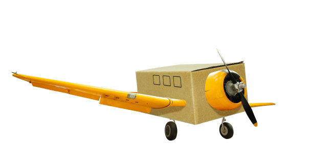 纸盒航空飞机快速交付概念图片下载