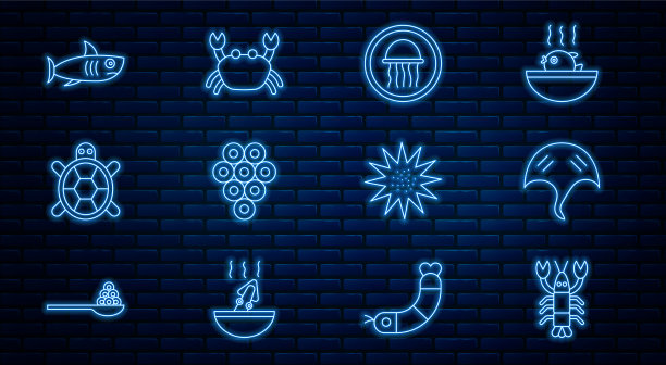 把鱼线龙虾、黄貂鱼、水母放在盘子里图片下载