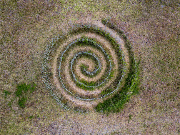 无人机视角。抽象摄影的鸟瞰图。风景与美丽的纹理背景。葡萄牙亚速尔群岛的Sao Miguel岛。色彩斑斓的自然形状。图片下载