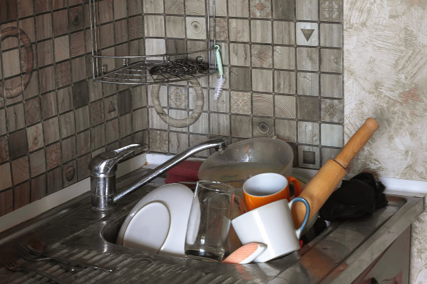 脏盘子图片下载