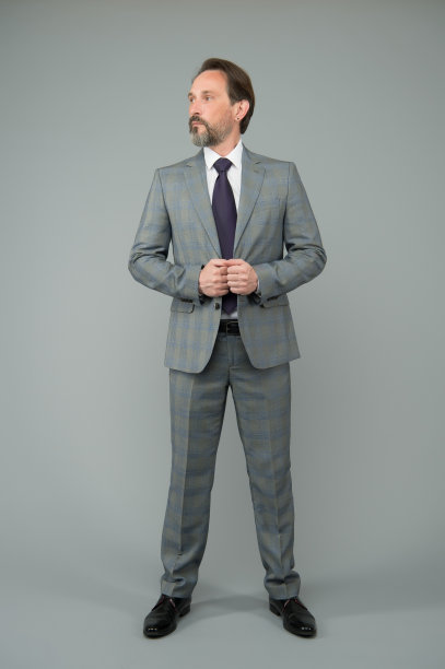 发现你的潜力。胡子男人打扮得很好。职业律师事业有成。自信的经理。穿着正装的成熟商人。成功的银行员工。穿办公室夹克的老板图片下载