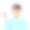 一个年轻人手里拿着一部手机。它显示了一个二维码。图片下载