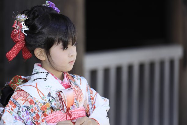 七五三节的日本女孩(7岁)图片下载