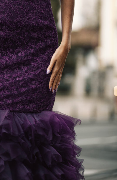 魅力薄纱连衣裙的特写图片下载