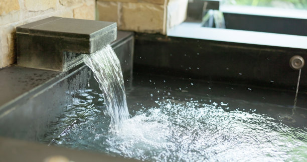 温泉出来了图片下载