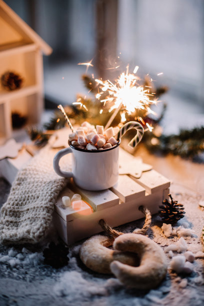 有棉花糖和闪闪发光的圣诞节图片下载